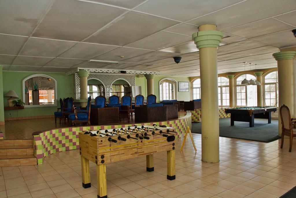 Club Ambiance (Adults Only) Hotell Runaway Bay Exteriör bild