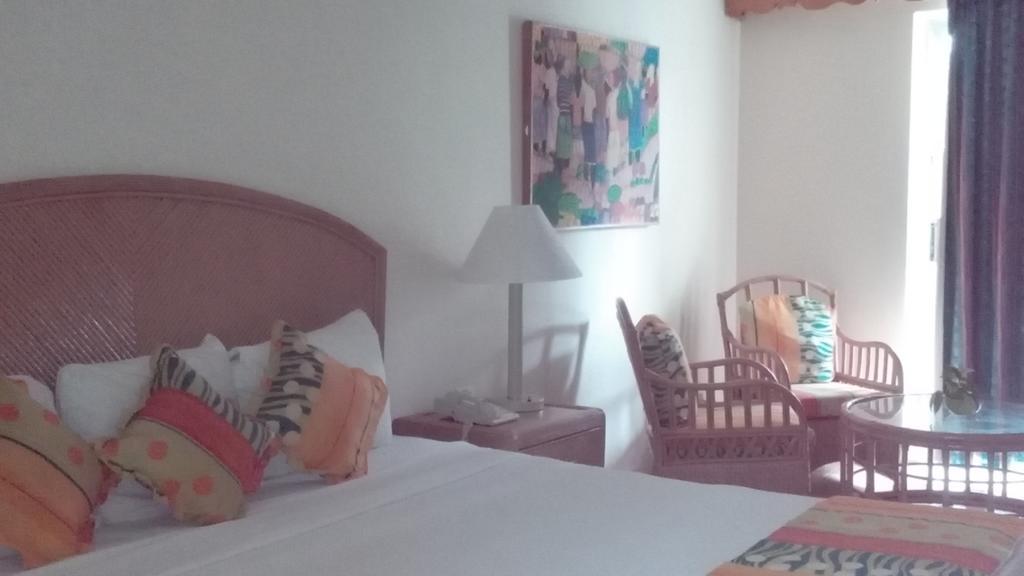 Club Ambiance (Adults Only) Hotell Runaway Bay Exteriör bild