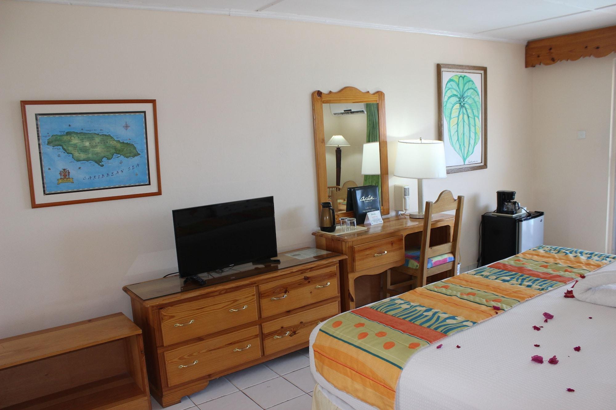 Club Ambiance (Adults Only) Hotell Runaway Bay Exteriör bild