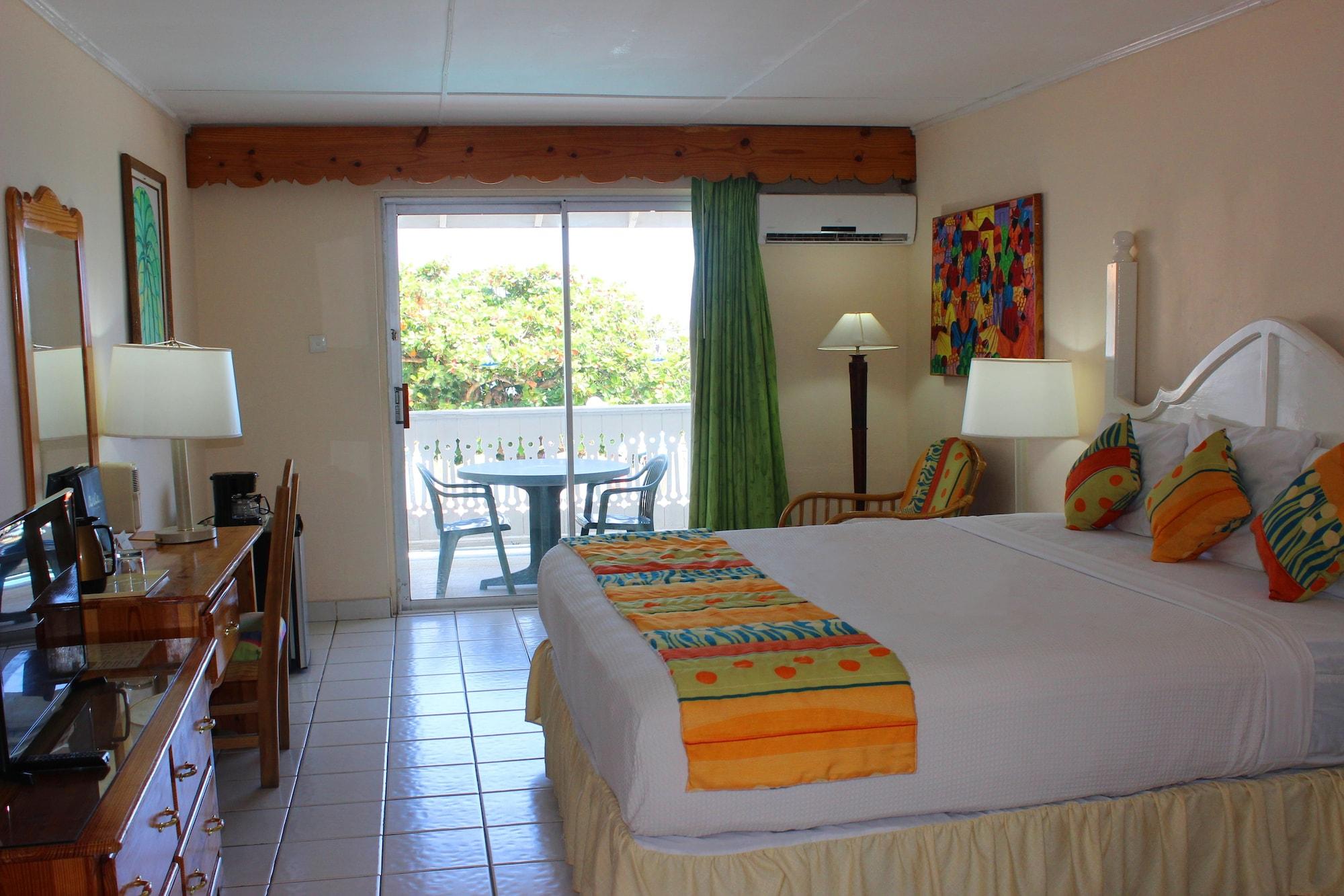 Club Ambiance (Adults Only) Hotell Runaway Bay Exteriör bild