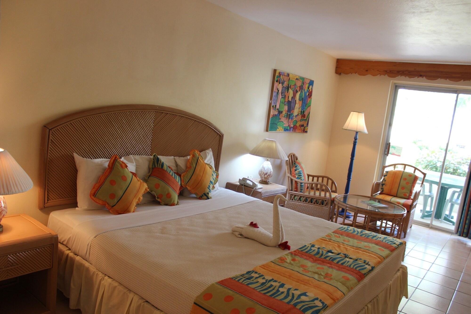 Club Ambiance (Adults Only) Hotell Runaway Bay Exteriör bild