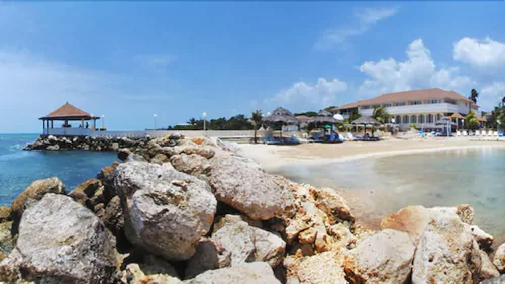 Club Ambiance (Adults Only) Hotell Runaway Bay Exteriör bild