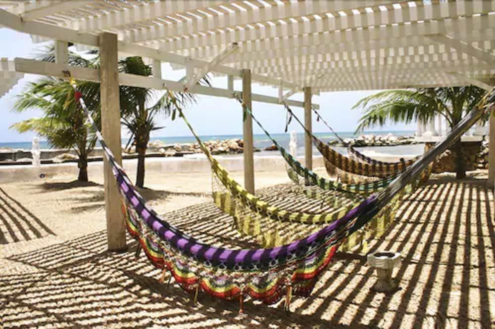 Club Ambiance (Adults Only) Hotell Runaway Bay Exteriör bild