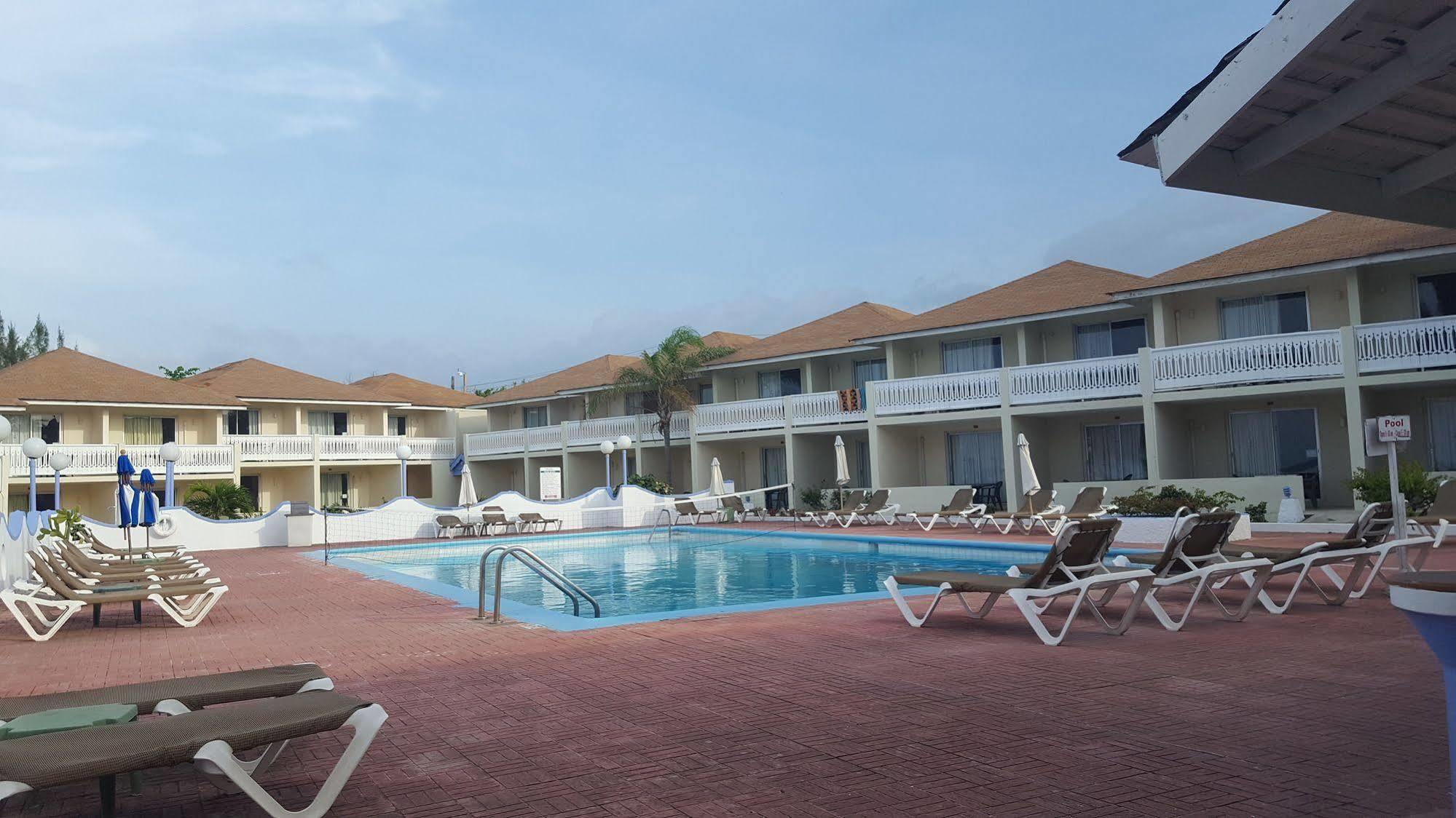 Club Ambiance (Adults Only) Hotell Runaway Bay Exteriör bild